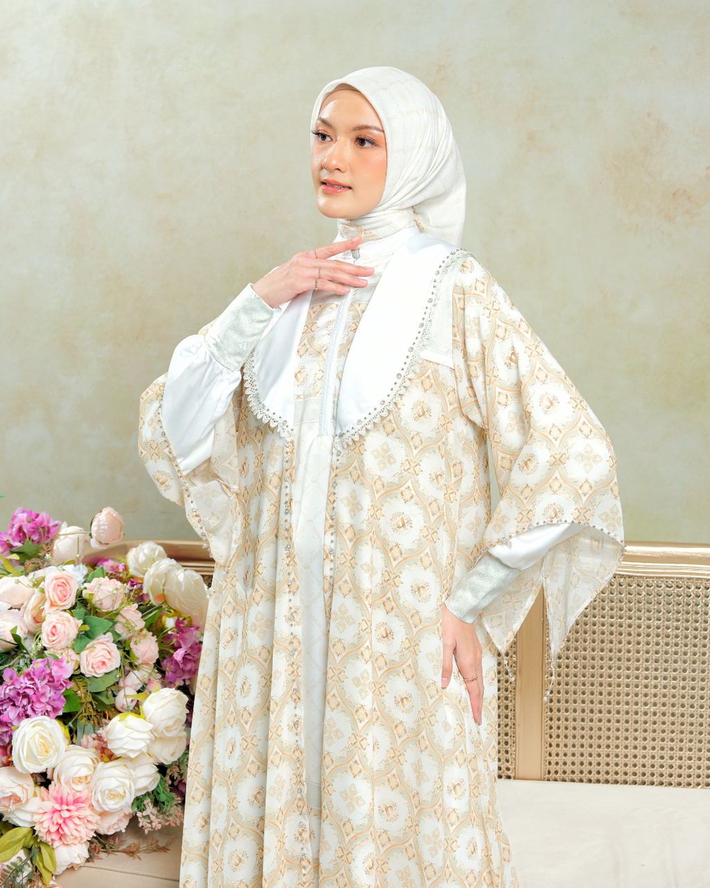 CALIRA DRESS - IVORY GLOW